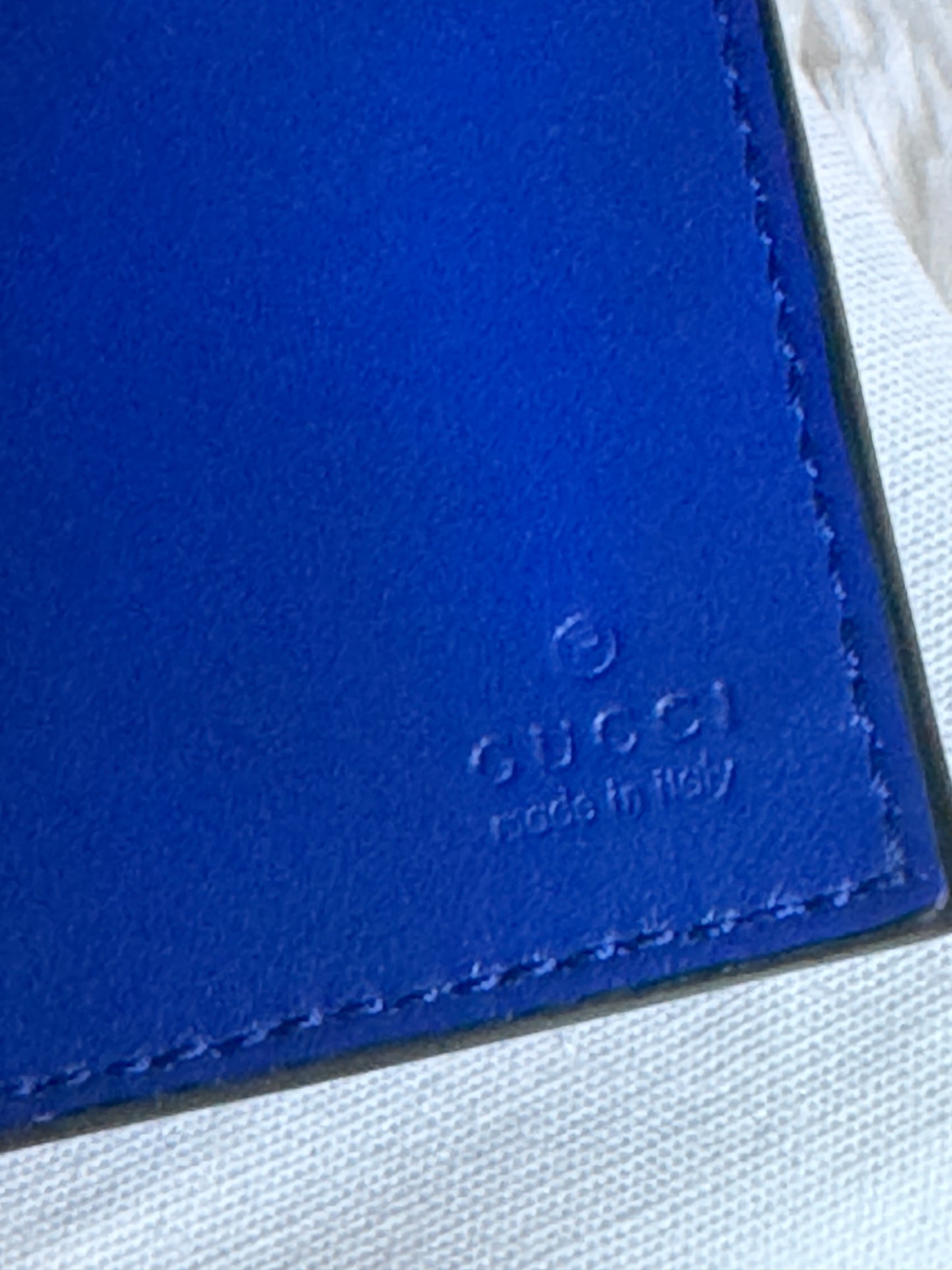 GUCCI Blue Leather Bi-Fold Embossed Card Case