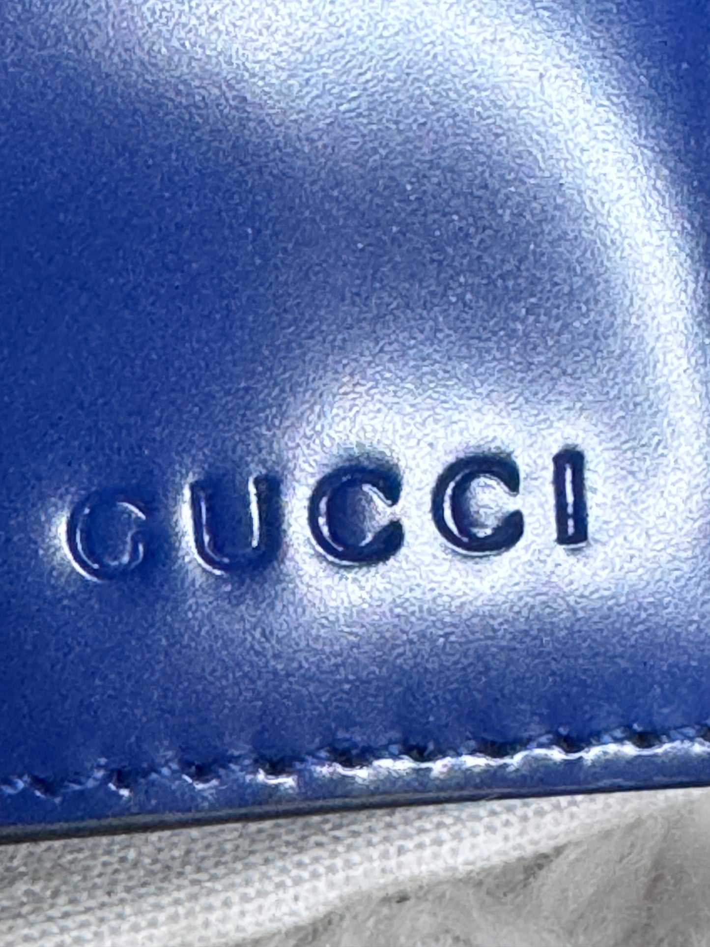 GUCCI Blue Leather Bi-Fold Embossed Card Case